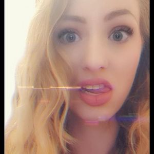 Meet your Posher, Elise